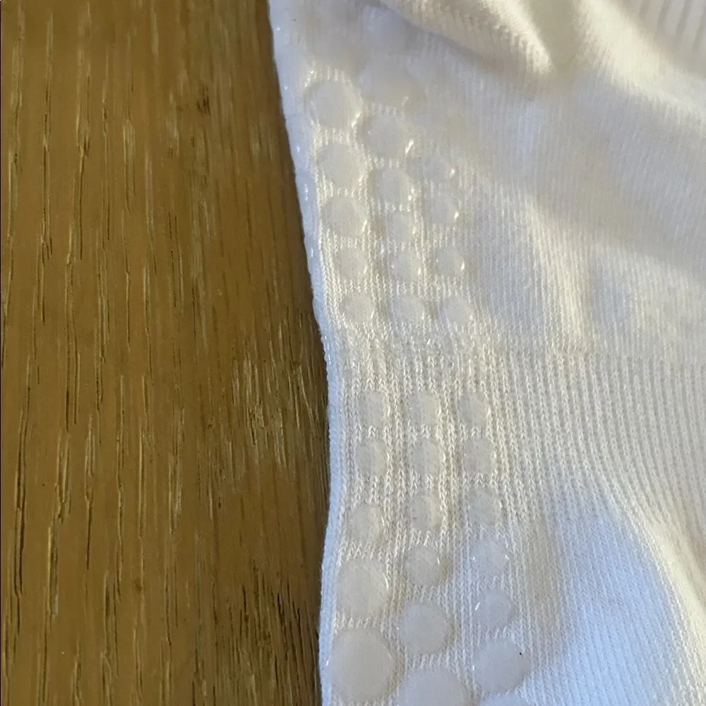HIGH HEEL JUNGLE Metallic Retro Grip Crew Socks, NWOT